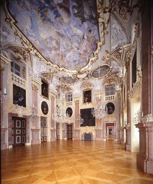 Residenzschloss Rastatt, Blick in den Ahnensaal